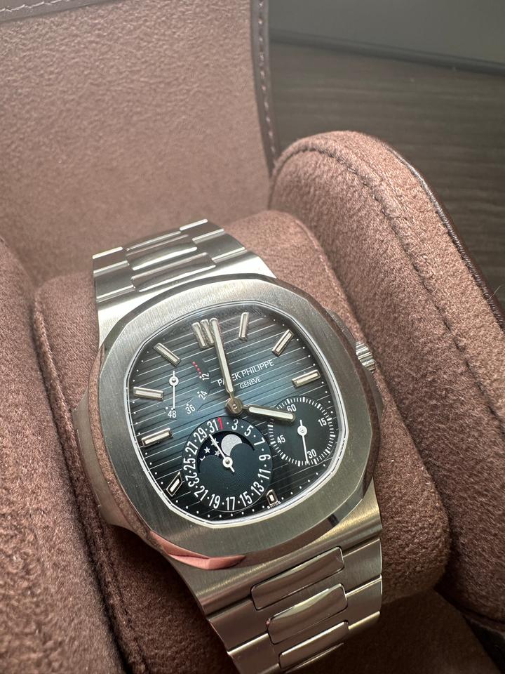 Patek Philippe Nautilus 5712/1A-001 Full Set (2013) - product image 5