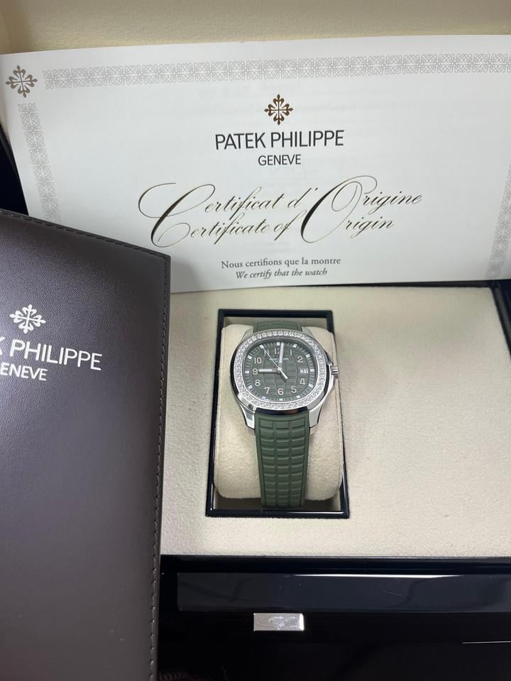 Patek Philippe Aquanaut Luce 5267/200A-011 Women's Full Set (2023) - product image 2
