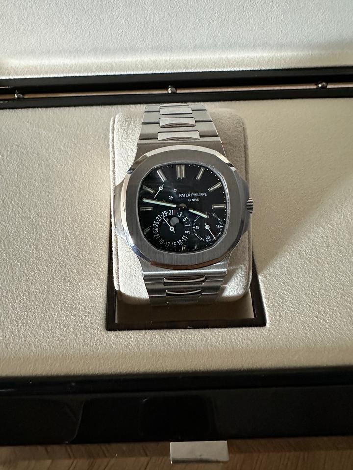 Patek Philippe Nautilus 5712/1A-001 Full Set (2013) - product image 4