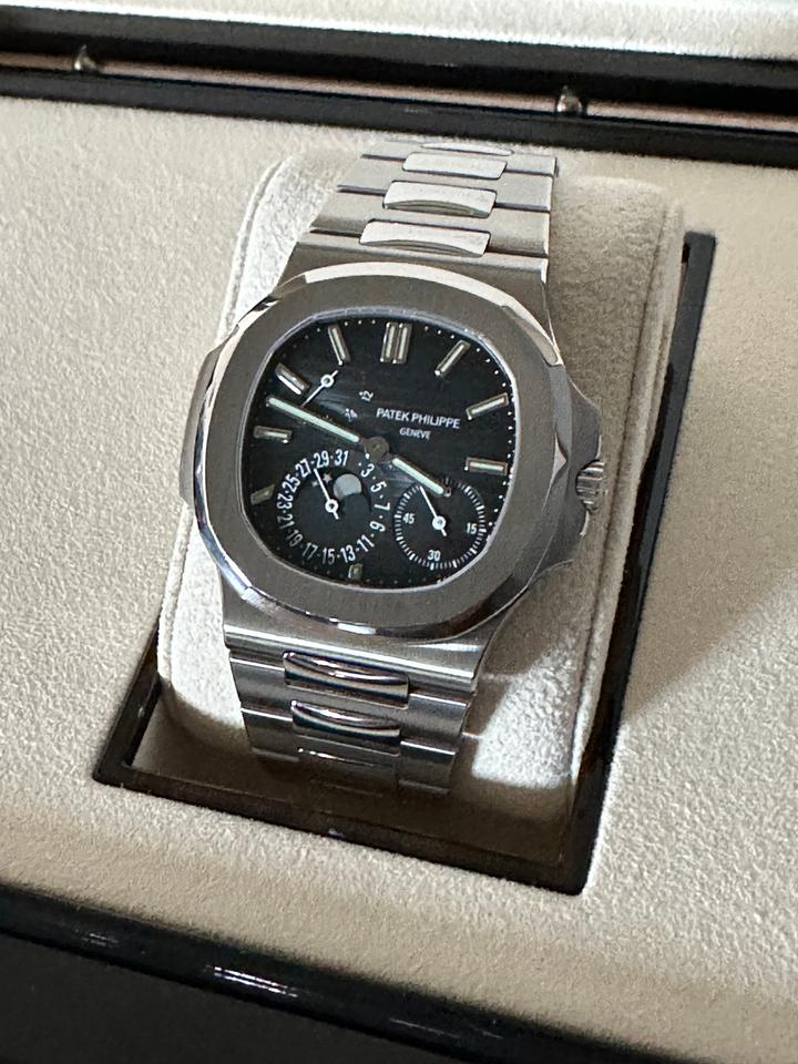 Patek Philippe Nautilus 5712/1A-001 Full Set (2013) - product image 1