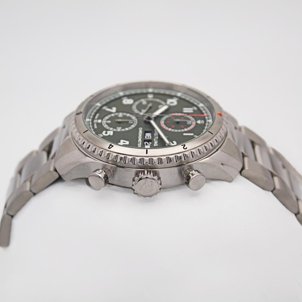 Breitling Aviator 8 Curtiss Warhawk Ref. A133161A1L1A1 Full Set - product image 3
