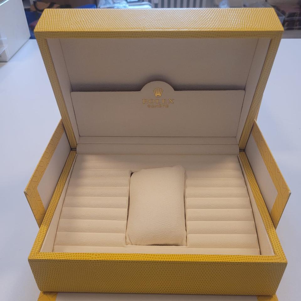 Rolex Daytona Beach Yellow Box with Accessories - product image 4