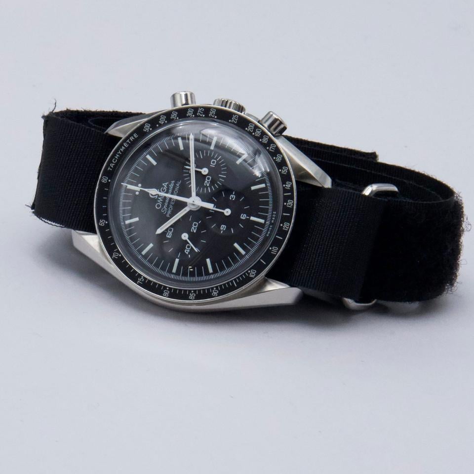 Omega Speedmaster Professional Moonwatch Ref. 311.33.42.30.01.001 Box & Papers - product image 3