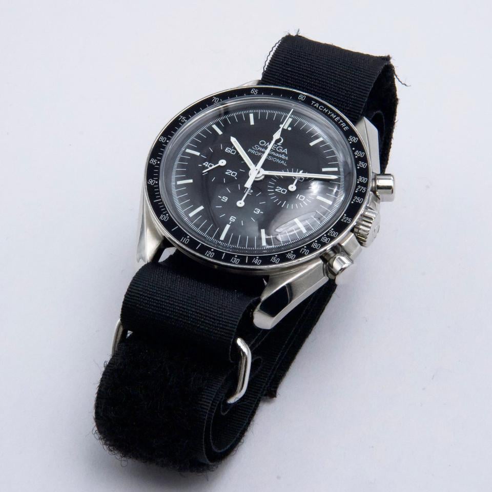 Omega Speedmaster Professional Moonwatch Ref. 311.33.42.30.01.001 Box & Papers - product image 2