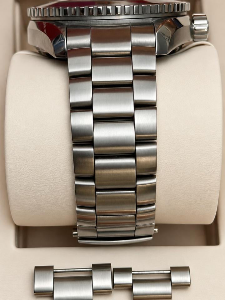 Omega Seamaster Planet Ocean 600M Titanium Ref. 232.90.46.21.03.001 - product image 4