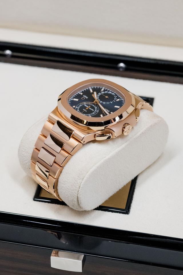 Patek Philippe Nautilus Travel Time 5990/1R-001 Full Set (2021) - product image 5