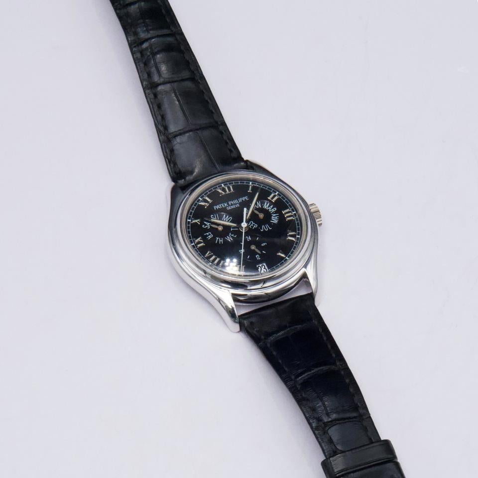 Patek Philippe Annual Calendar 5035G-023 Black Dial - product image 2
