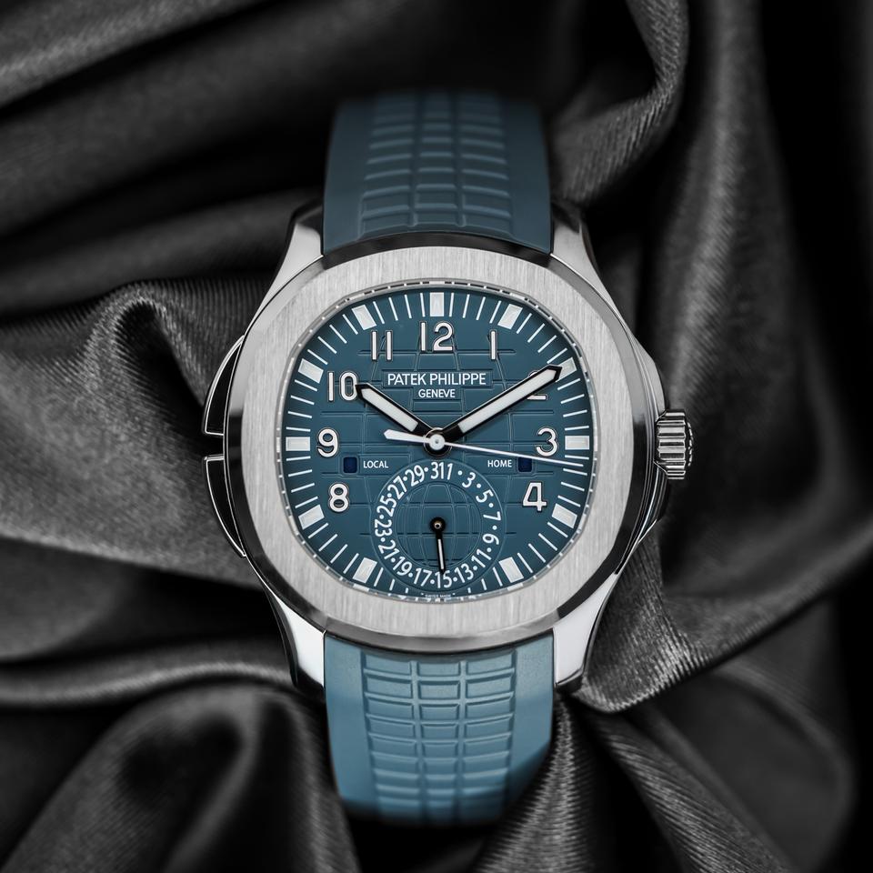 Patek Philippe Aquanaut Travel Time Ref. 5164G Full Set - product image 3