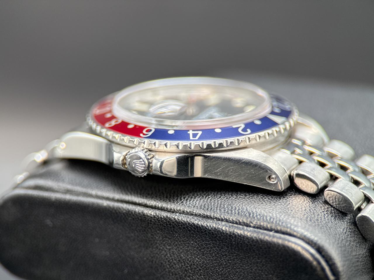 Rolex GMT-Master Ref. 1675 Vintage Pepsi (Circa 1969) - product image 2
