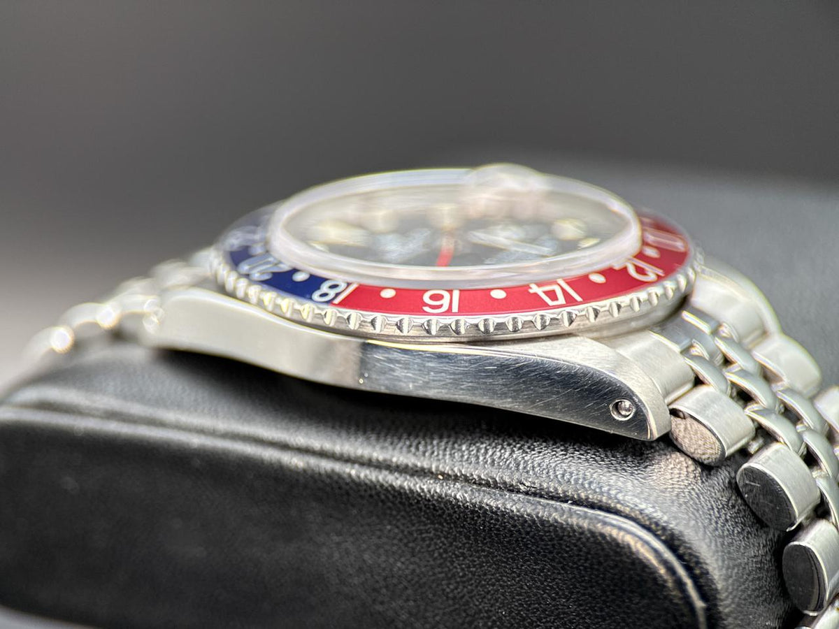 Rolex GMT-Master Ref. 1675 Vintage Pepsi (Circa 1969) - product image 4